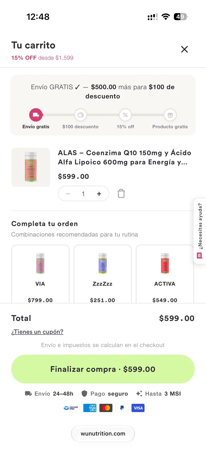 Carrito con barra de recompensas progresivas, cross-sell y señales de pago seguro.